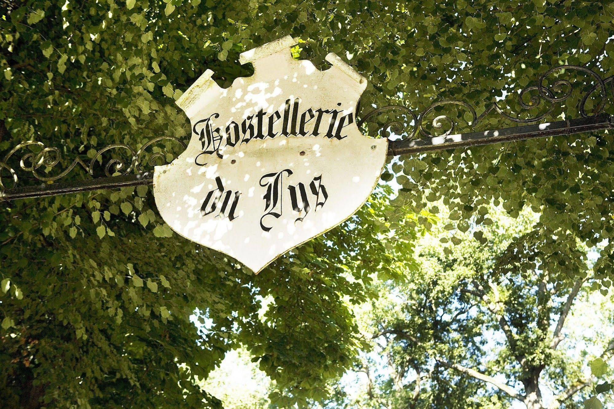 Hostellerie Du Lys Lamorlaye Exterior foto